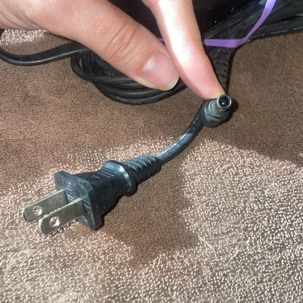 Genuine Sony Laptop Charger V85 AC Adapter 19.5v‎ ~ VGP-AC19V37
